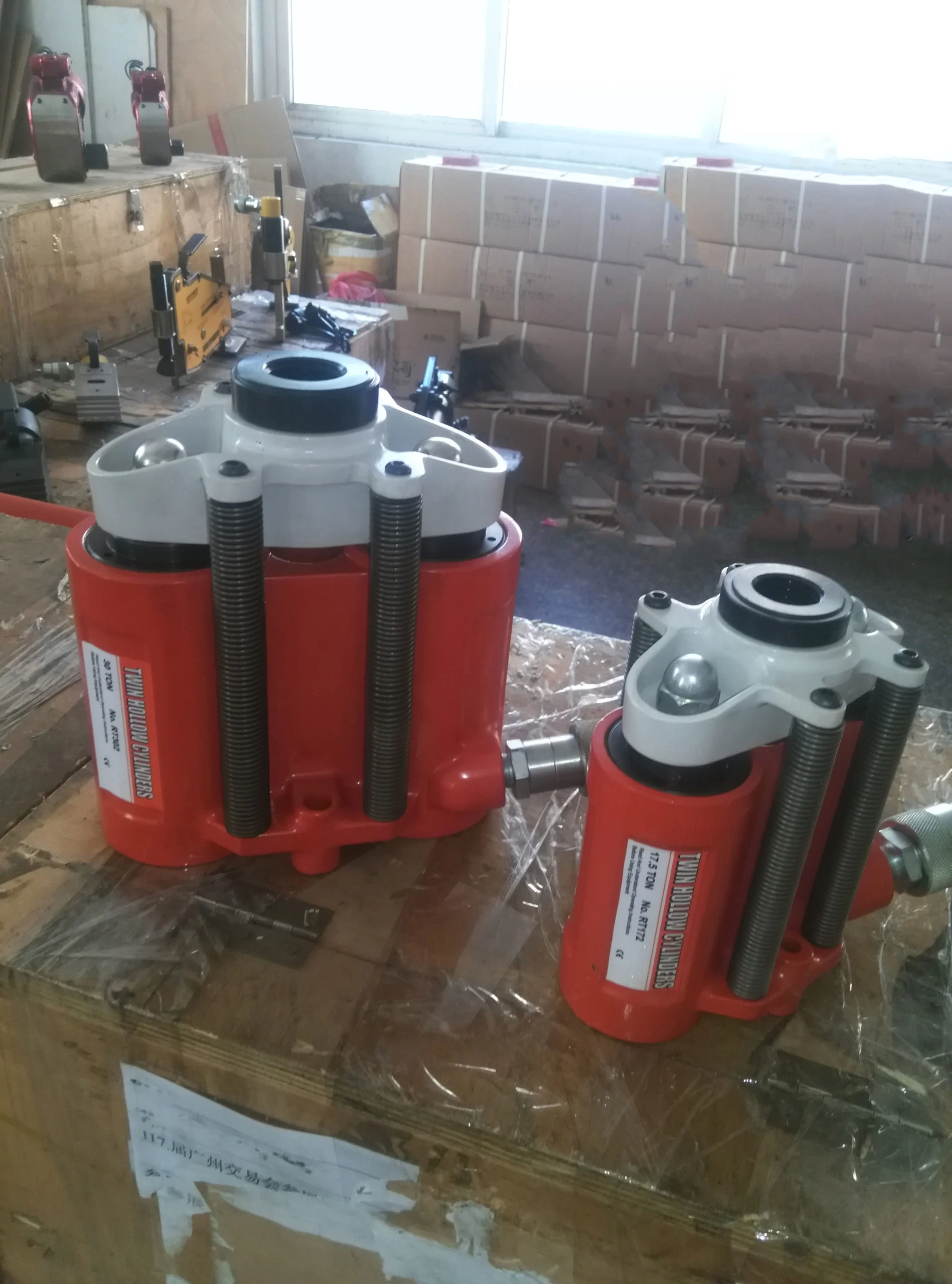 RT Series, Twin Hollow Hydraulic Cylinders