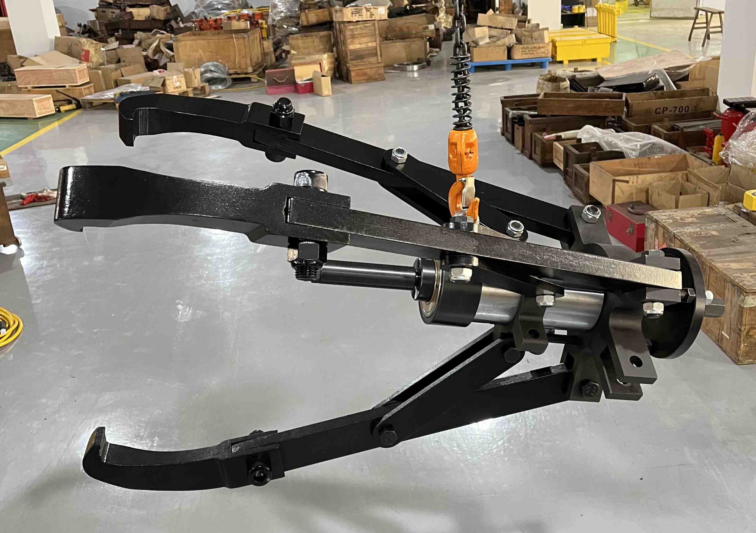 Self-Centering Hydraulic Grip Puller