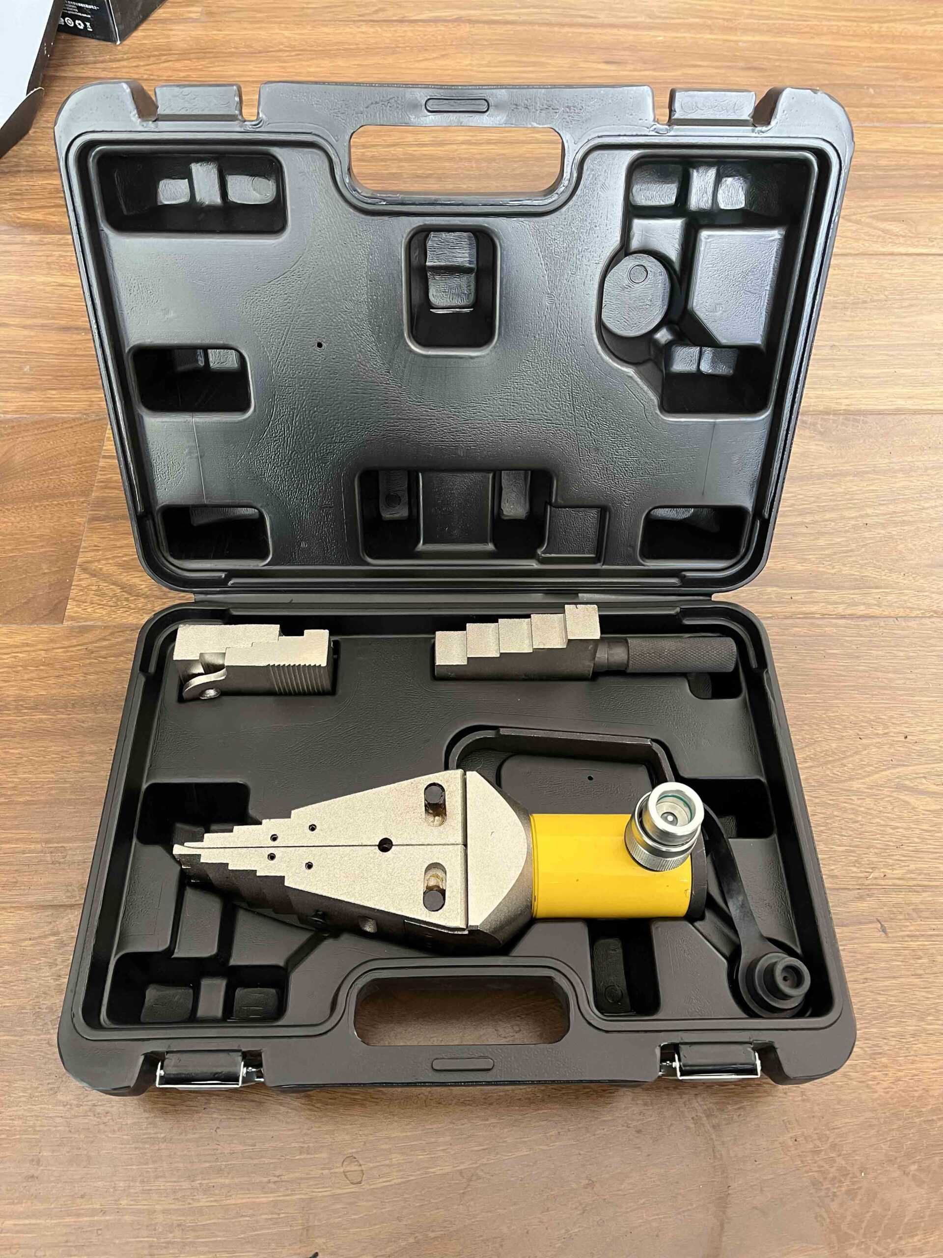 FSH14, 14 Ton, Hydraulic Industrial Spreader,