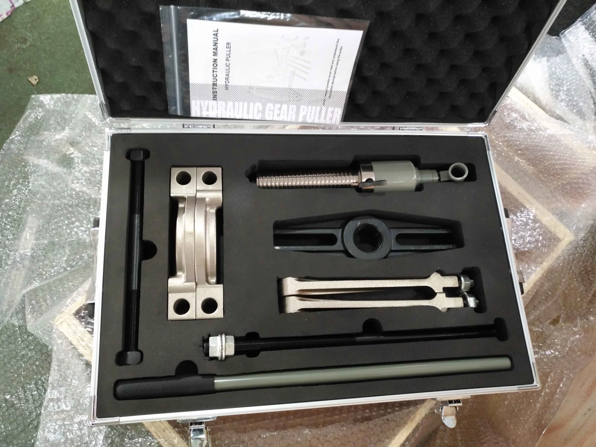 Integral Screw Hydraulic Puller Sets