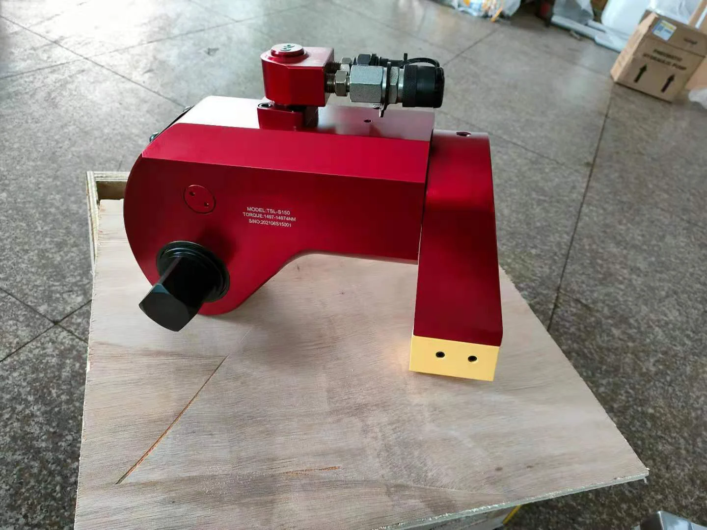 Square Drive Hydraulic Torque Wrench