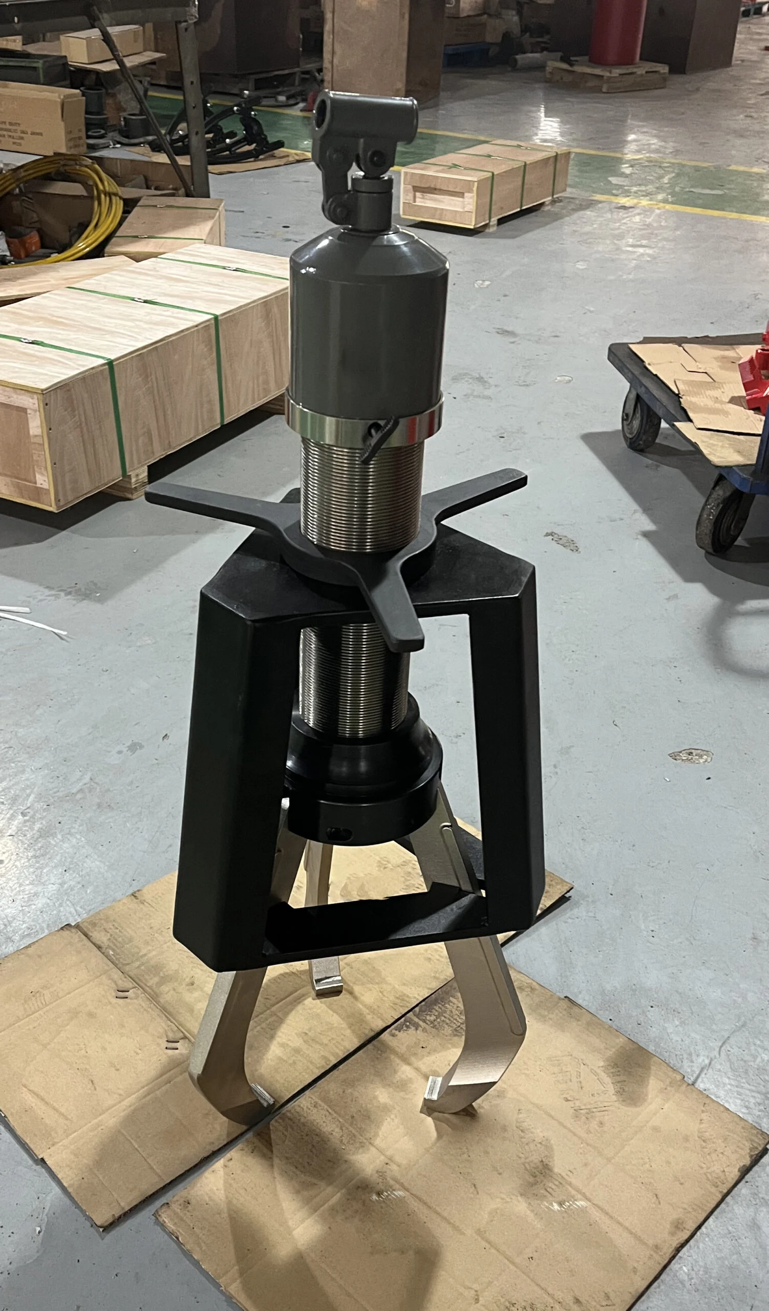 Safety Cage Hydraulic Puller