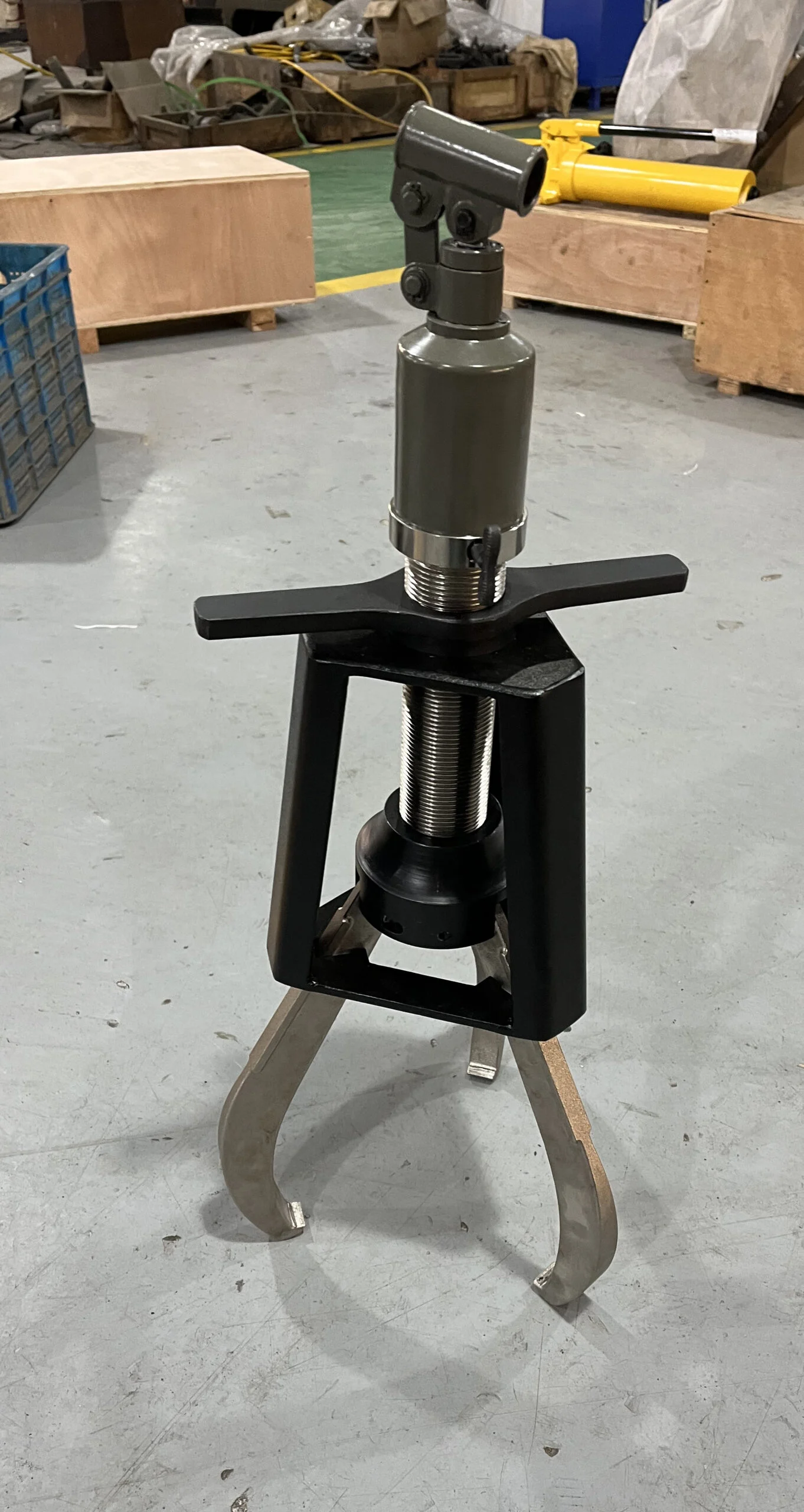 Safety Cage Hydraulic Puller