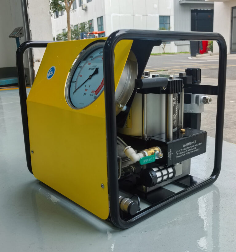 ATP1500, High Pressure Hydraulic Air Tensioning Pump, 21,750 psi ATP1500 High Pressure Hydraulic Air Tensioning Pump 21750 psi